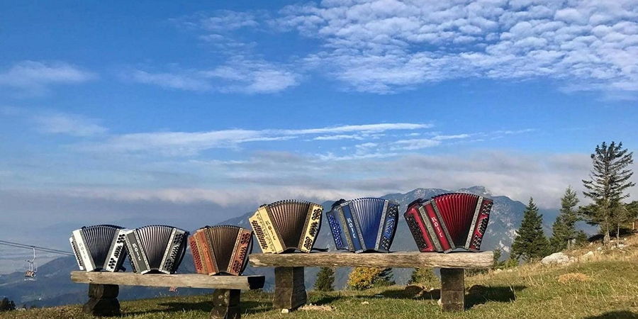 Tradicionalno tekmovanje harmonikarjev na Veliki planini